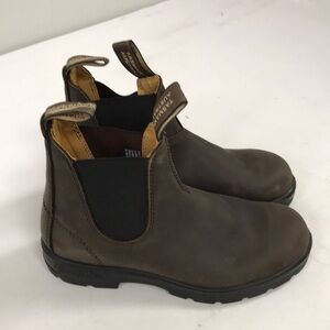 Blundstone  Classic Chelsea unisex boots size 4.5 AUS /5.5 men/7.5 womens US